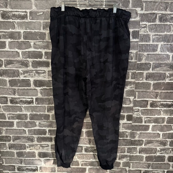 Lululemon Stretch High-Rise Jogger Full Length Heritage 365 Camo Deep Coal pants - Picture 7 of 10